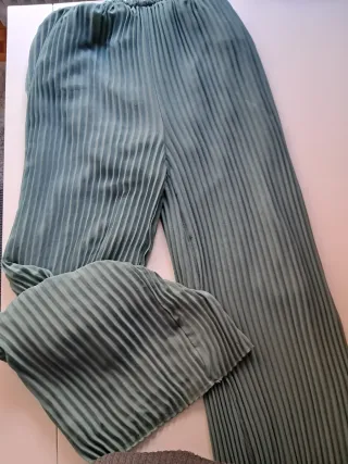 Mono pantalón fiesta verde azulado.