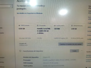 Ordenador sobremesa con pantalla táctil