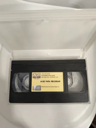 VHS Algo para Recordar (Español)