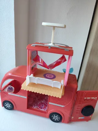 Lote de muñecas Barbie, caravana, coche y casa