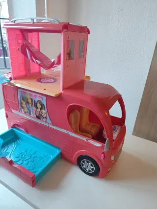 Lote de muñecas Barbie, caravana, coche y casa