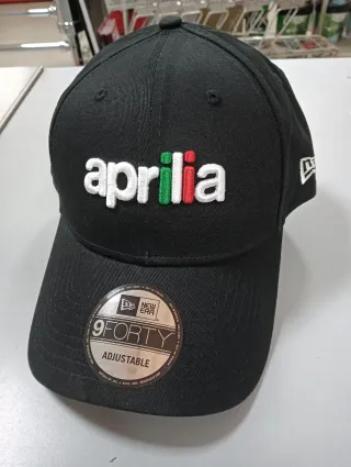 Gorra Aprilia Negra con Logo Tricolor