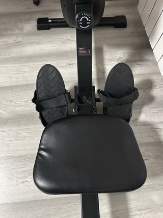 Máquina de remo plegable.