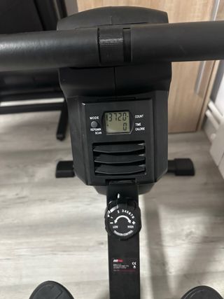 Máquina de remo plegable.