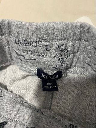 Pantaloncini bambino stampa squali e onde