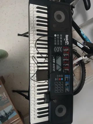 Piano Rockjam con soporte