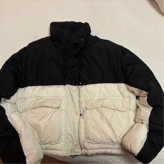 Chaqueta corta acolchada bicolor