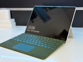 Surface Pro 9 256GB Verde/Plata