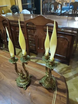 Candelabros de bronce estilo clásico