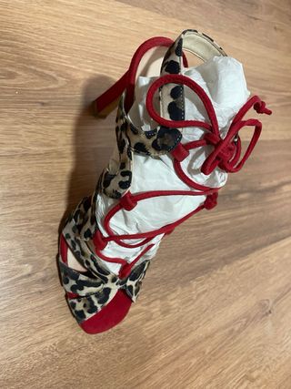 Zapatos Lodi tacón leopardo y rojo
