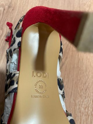 Zapatos Lodi tacón leopardo y rojo