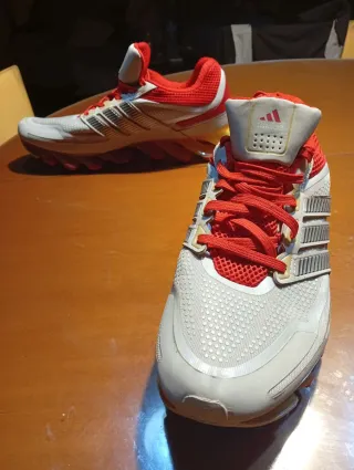 Zapatillas Adidas Blade Rojas y Blancas