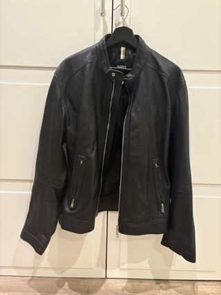 Cazadora de cuero BOSS negra