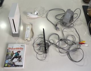 Consola Wii + Juego Shaun White Skateboarding