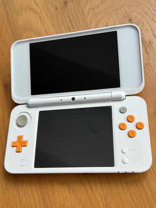 New Nintendo 2ds XL Ed Blanca Y Naranja