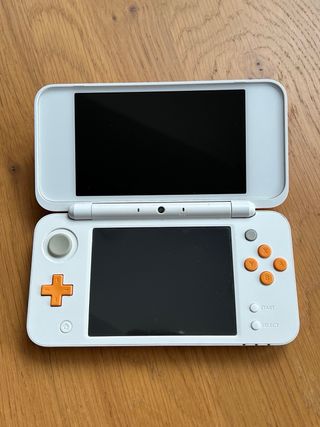 New Nintendo 2ds XL Ed Blanca Y Naranja