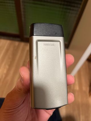 Nokia 8850 Plata y Negro