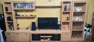 Mueble modular salón madera y cristal