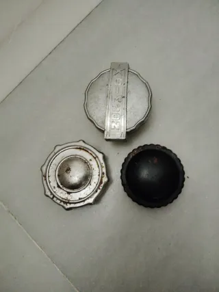 Lote 3 tapones depósito motos antiguas