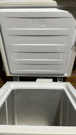 Congelador arcón Beko 98l