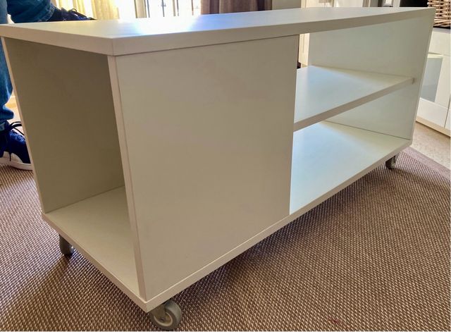 Mesa Auxiliar IKEA VIHALS Blanca con Ruedas