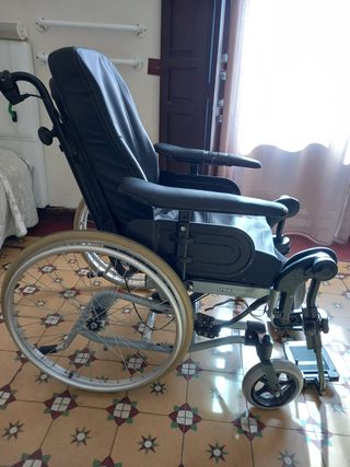 Silla de ruedas Invacare Rea Clematis basculante