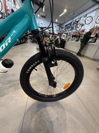 Bicicleta infantil color turquesa