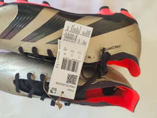 Botas Adidas Predator FG Plateadas