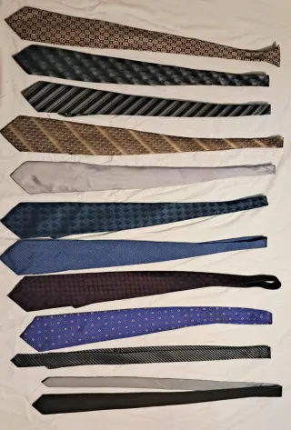 Lote de 11 corbatas de caballero a elegir