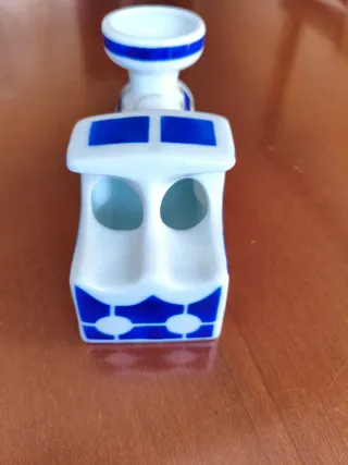 Cenicero de porcelana  diseño  locomotora tren