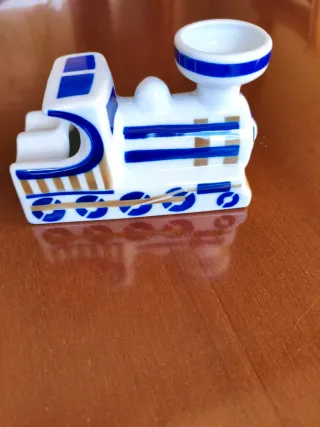 Cenicero de porcelana  diseño  locomotora tren