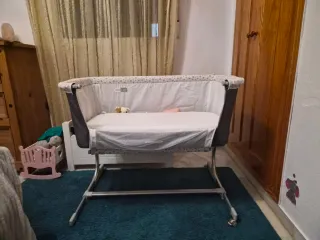 Cuna colecho gris con estrellas