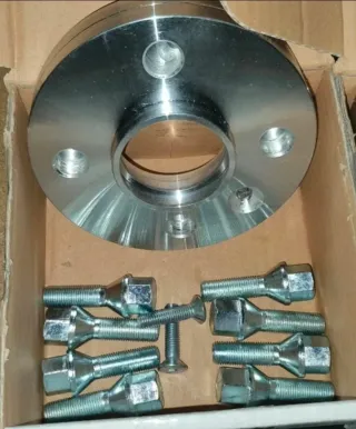 Distanziali Abarth 4x98 58.1 + Bulloni