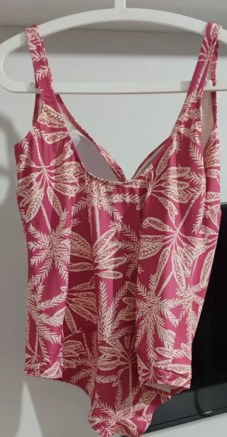 Traje de baño estampado hojas