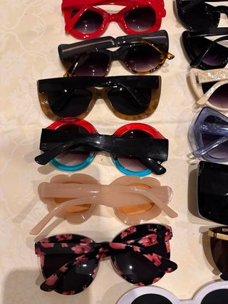 Lotto 13 occhiali da sole assortiti