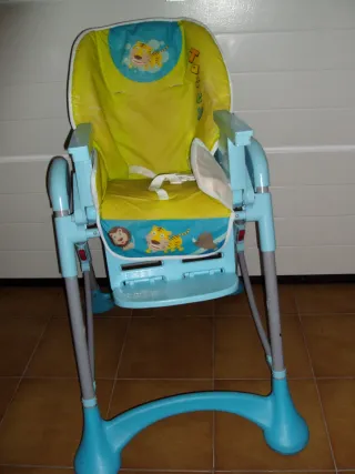 Trona de bebé azul y verde con dibujos