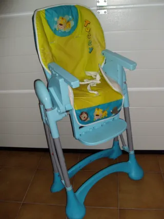 Trona de bebé azul y verde con dibujos