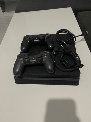 PS4 Slim Negra + 2 Mandos originales