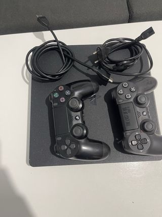 PS4 Slim Negra + 2 Mandos originales