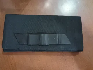 Cartera de mano negro con lazo vintage