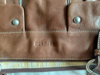 Bolso de piel marrón