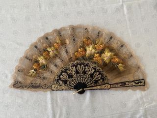 Abanico antiguo encaje floral