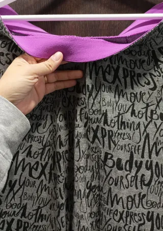 Pantalones largos estampados cagaos