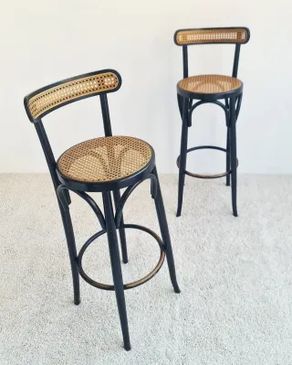 2 Taburetes estilo THONET. Francia, 70s.