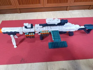 Nerf Blaster con Accesorios