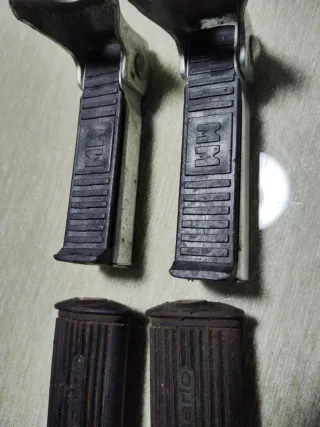 Juego Estriberas Reposa Pies Moto Antigua