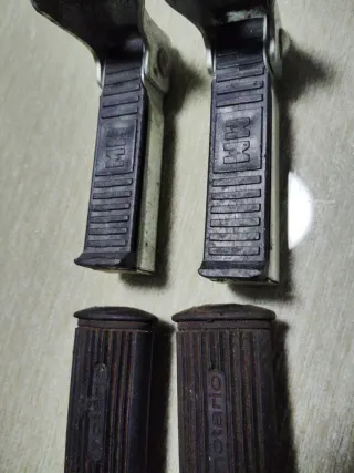 Juego Estriberas Reposa Pies Moto Antigua