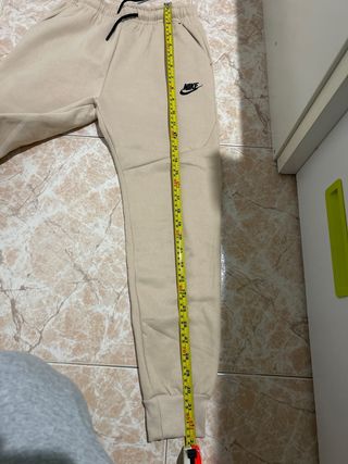 Chándal Nike niño beige y blanco talla 14