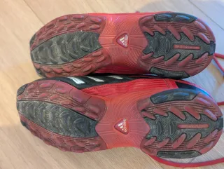 Adidas Traxion Turf Botas Fútbol Negras Rojas