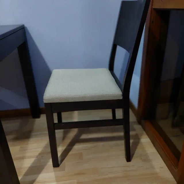 Mesa y sillas para restaurante